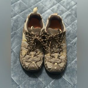 Merrell hiking shoes 6.5 women’s